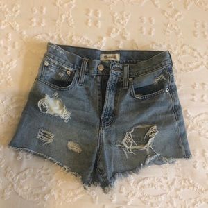 High waisted distressed Madewell Denim shorts!